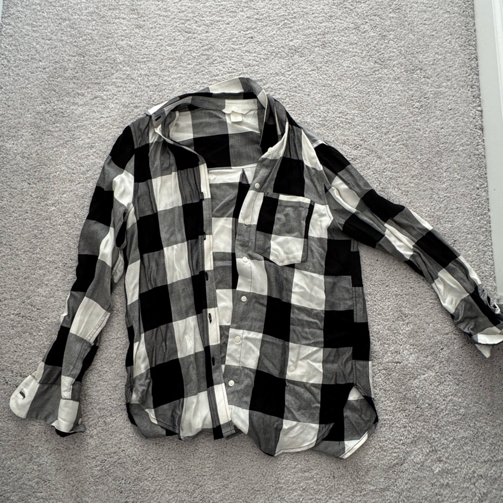 H&M Black and White Checkered Button Down Shirt